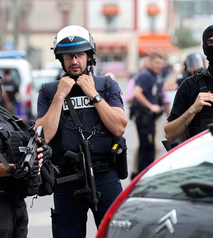 Francia despliega 23 mil 500 agentes para reforzar seguridad