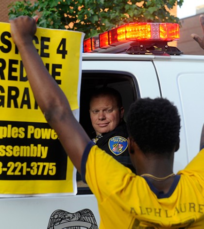 Retiran cargos contra policías por muerte de afroamericano en Baltimore