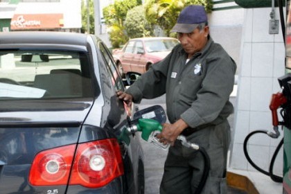 Petroprecios adelantarían  liberalización de los precios de la gasolina
