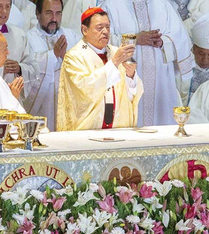 El sacerdocio no es poder; Cardenal celebra Misa por 50 años de su ordenación