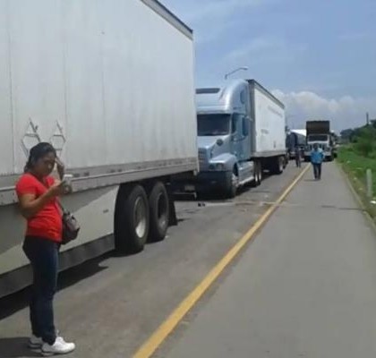 Maestros levantan  bloqueo en Chiapas