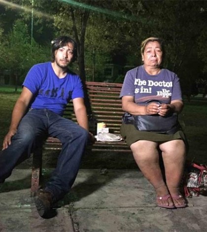 Familia vive en banca de parque en Monterrey… Esta es su historia