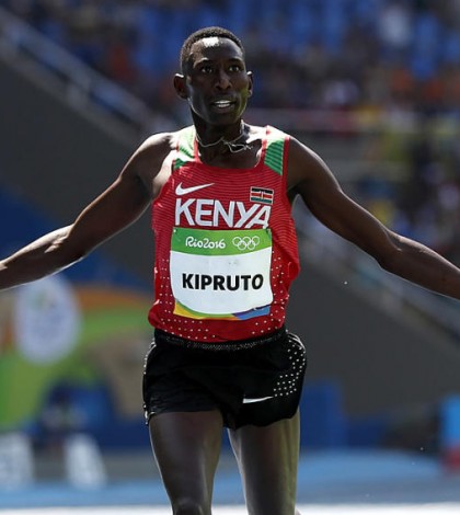 Oro y récord olímpico para keniano en 3,000m obstáculos