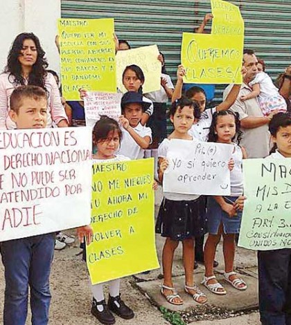 En Chiapas, maestros imparten clases a 20 pesos por hora