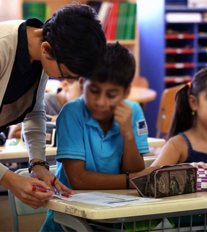 Padres de familia ‘toman’ escuelas y  se ponen a dar clases en Chihuahua