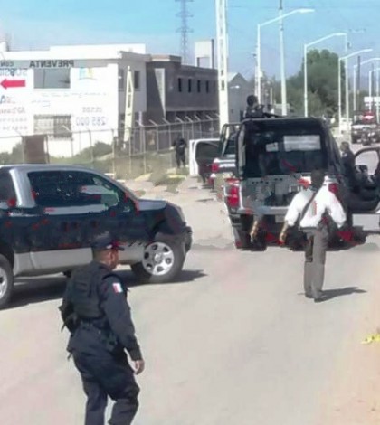 Balacean patrulla de la Policía Municipal en Peñascos; dos agentes heridos