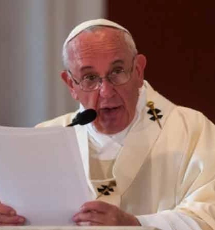 Papa crea “superministerio” vaticano y controla ayuda a migrantes