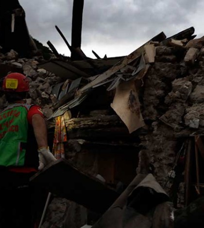 Van 159 muertos por  devastador terremoto en Italia