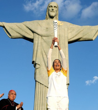 La Antorcha olímpica llega a los pies del Cristo Redentor
