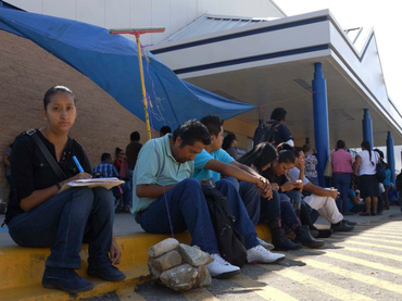 La CNTE toma tiendas comerciales y bodegas en Chiapas
