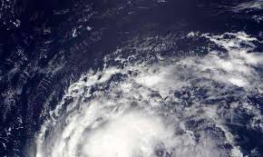 Huracán Gastón se fortalece en aguas abiertas del Atlántico: NHC
