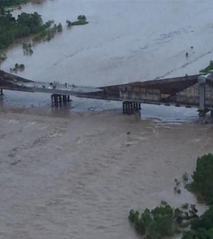 Se desborda río en Guerrero; al menos 200 personas atrapadas: Héctor Astudillo