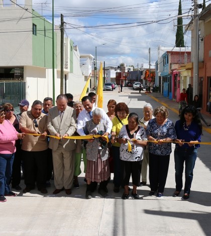 Compromete Gallardo más pavimentaciones en Los Reyitos
