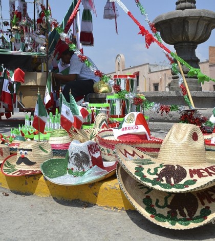 Fiestas patrias y patronal atraen a cientos de personas al municipio