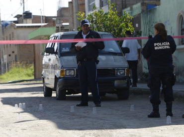 Balean domicilio de mando policial en Zacatecas