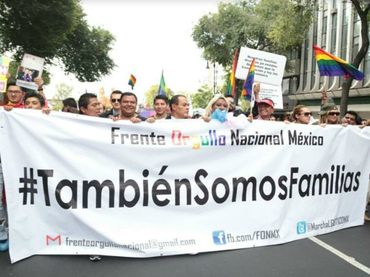 Comunidad LGBTT marcha en la Ciudad de México