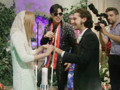 ‘Elvis Presley’ oficia la boda de Shia LaBeouf con Mia Goth