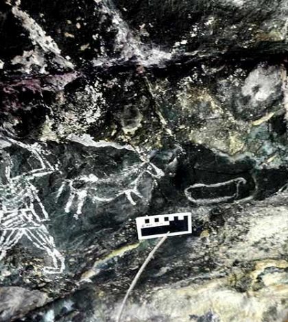 Encuentran grabados rupestres de los primeros españoles en México