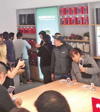 Huawei inaugura  una tienda en el país