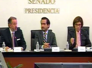 Raúl Cervantes comparece ante senadores para encabezar la PGR