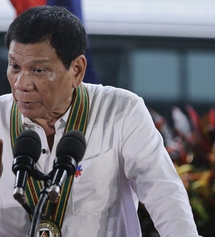 Duterte consolida los lazos con Japón e insiste en tomar distancia de EU