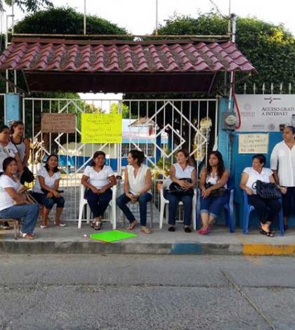 Maestros se van a paro por falta de pago en Veracruz