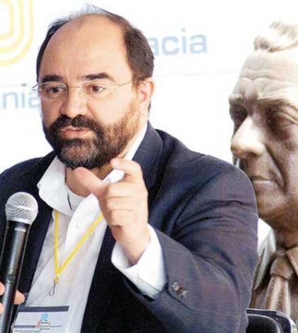 Álvarez Icaza lanza críticas a la izquierda