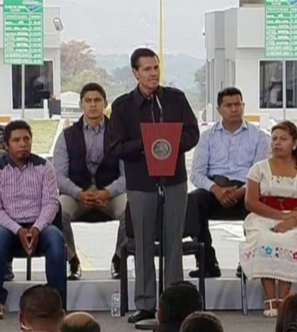 Peña Nieto se compromete a reforzar seguridad en Michoacán