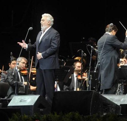 Plácido Domingo le canta a su «Sonora querida”