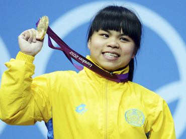 Retiran medallas a pesistas kazajas debido a dopaje