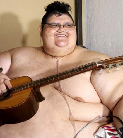 Con música y buen humor, hombre más obeso del mundo confía en bajar de peso