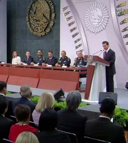 Peña entrega ascensos a 80 elementos de Estado Mayor Presidencial