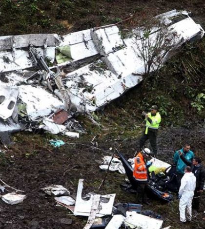 Rescatan cuerpos del avión del Chapecoense