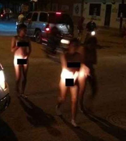 Tras acusarlas de robo; desnudan y exhiben a mujeres en la calle en Sonora