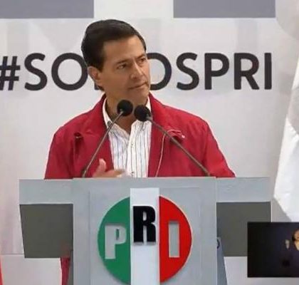 Peña Nieto toma protesta a nuevos consejeros del PRI