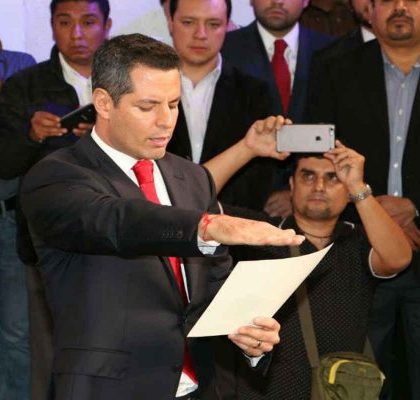 Alejandro Murat rinde protesta como gobernador de Oaxaca