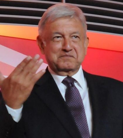 Falta de estabilidad económica no es por culpa de Carstens: López Obrador