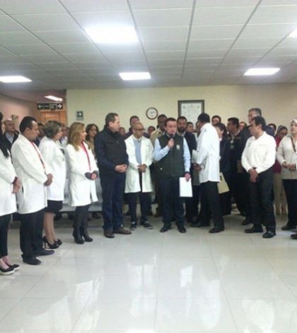 Eruviel Avila visita el Hospital de Lomas Verdes