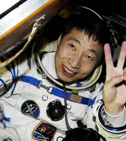 Astronauta chino dice haber escuchado golpes en el espacio