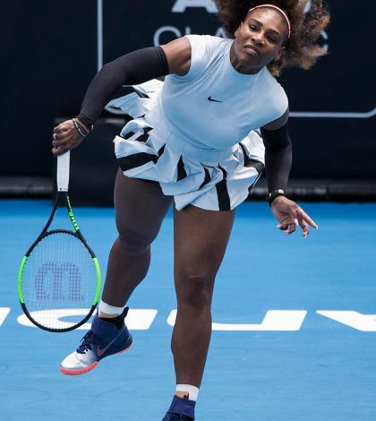 Serena Williams, con complicado triunfo en su retorno