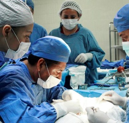 Especialistas del IMSS realizan  siete trasplantes de riñón en 72 horas