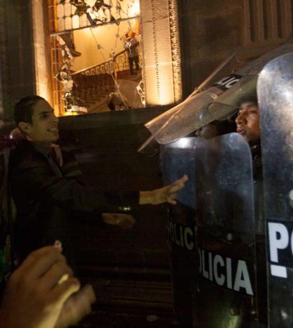 Por disturbios suman 48 personas detenidas en Nuevo León