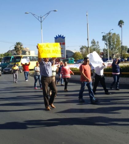 Manifestación contra aumento a la gasolina en glorieta González Bocanegra