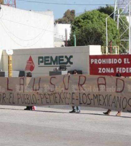 Toman instalaciones de Pemex en Puebla contra el ‘gasolinazo’