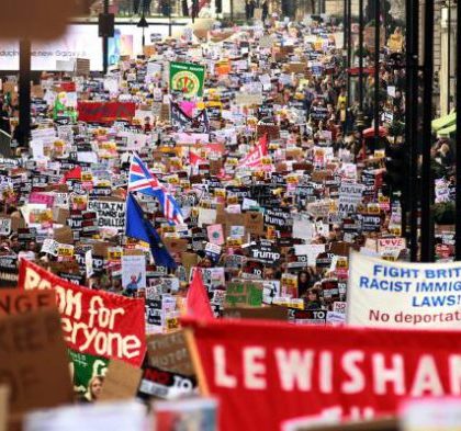 Miles marchan en Londres contra visita de Estado de Trump
