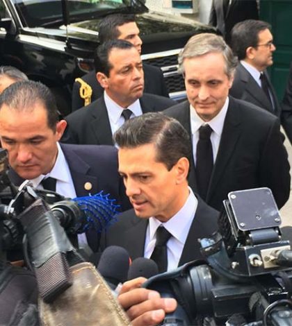 Peña Nieto asiste a funeral del empresario Lorenzo Servitje