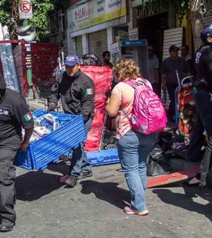 Decomisan tenis ‘pirata’ y armas en la Ciudad de México