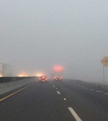 Neblina dificulta visibilidad en Circuito Exterior Mexiquense