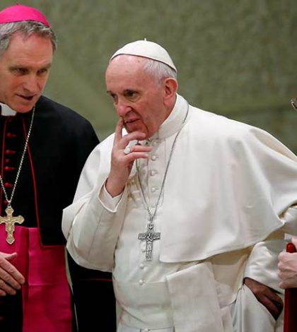 El Papa indulta en secreto a curas pederastas