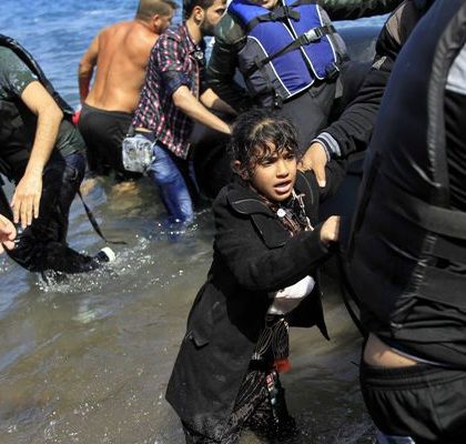 UE aprueba medidas para frenar la llegada de inmigrantes por el Mediterráneo